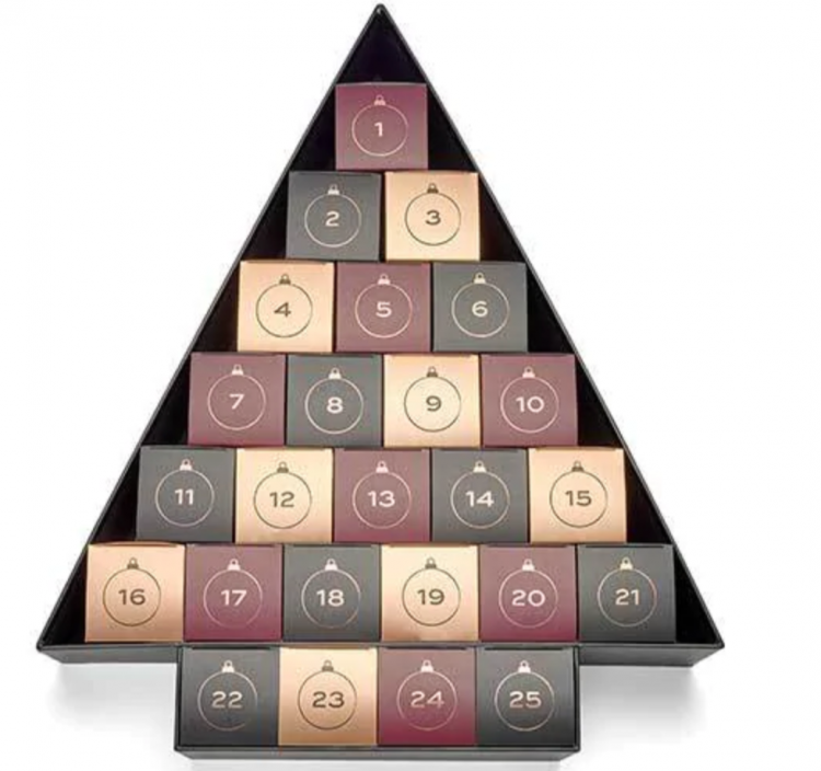 Revolution Christmas Tree 2019