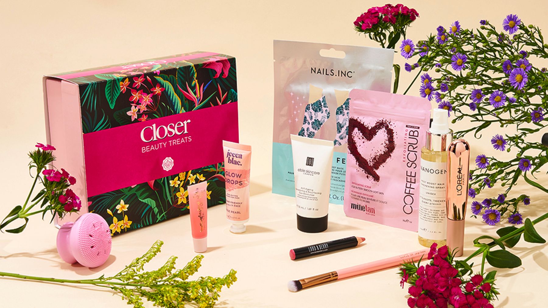 Closer x Glossybox Beauty Box 2021