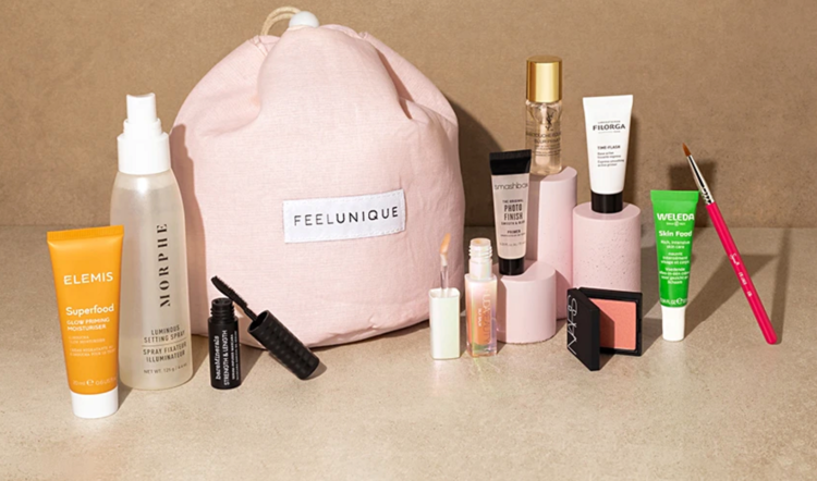 Feel Unique Makeup GWP