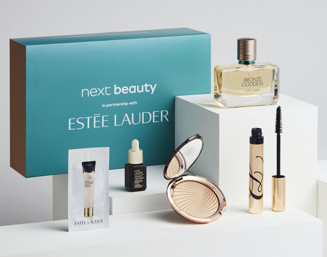 Next Beauty x Estée Lauder Beauty Heroes Box - Beauty Calendar
