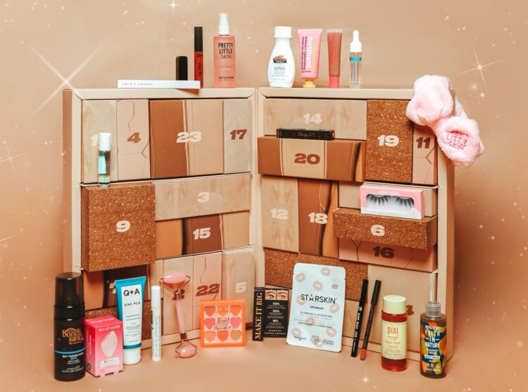 Pretty Little Thing Beauty Advent Calendar 2021