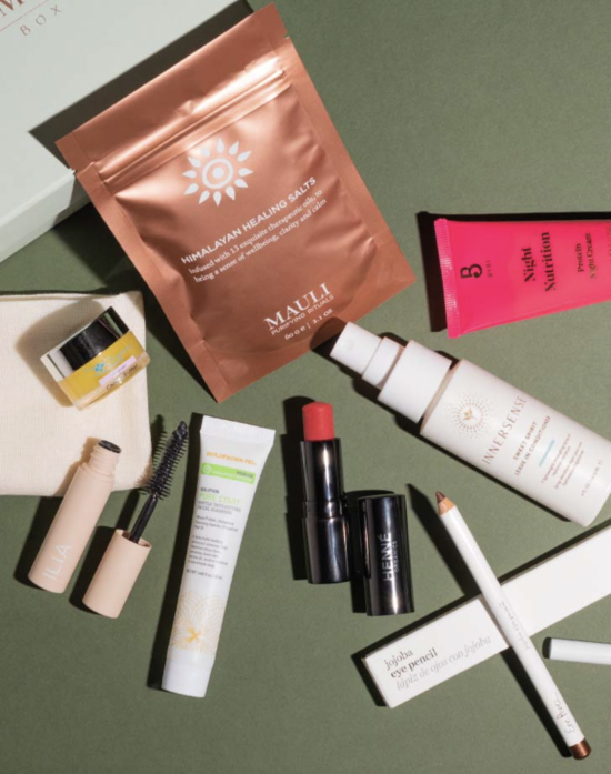 Naturisimo December Edit Discovery Box 2021