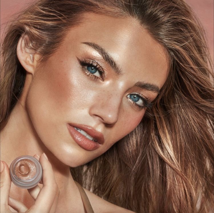 Charlotte Tilbury Eyes To Mesmerise 2022