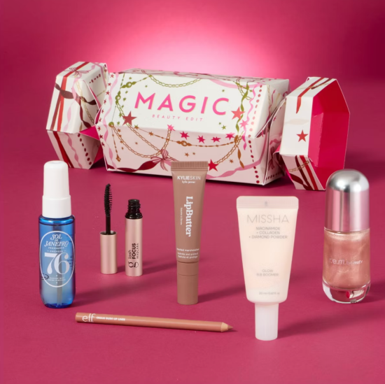 Boots Christmas Beauty Crackers 2026
