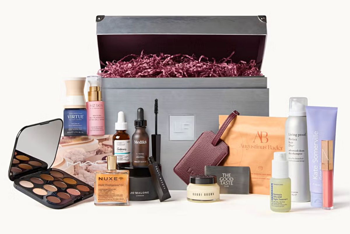 Lookfantastic Beauty Vault 2026 with full conetnts